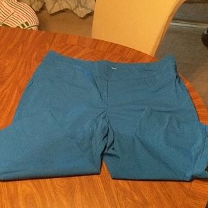 Woman's plus size crop pants